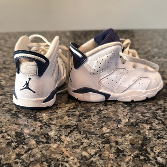 Jordan baby 6 EUC White and Blue Sneakers with Iconic Jumpman Logo - Picture 1 of 14